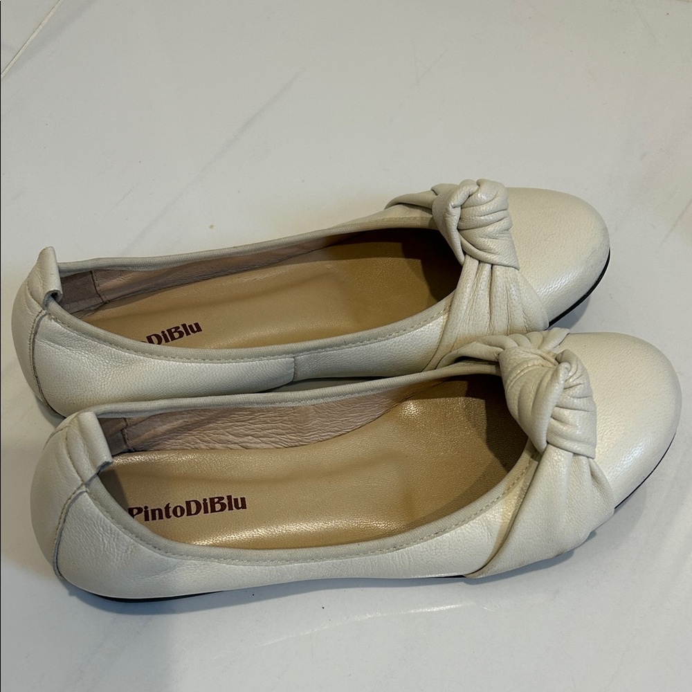 Women's Cream Ballet Flats